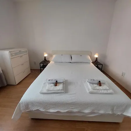 Apartman Lara Apartment