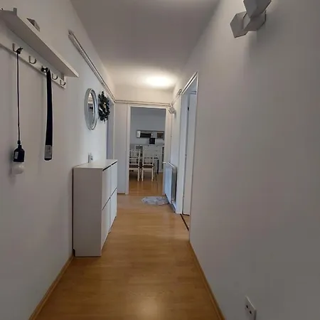 Apartman Lara *